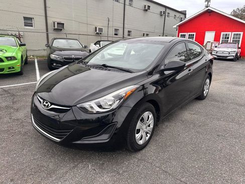Used 2016 Hyundai Elantra SE image 3