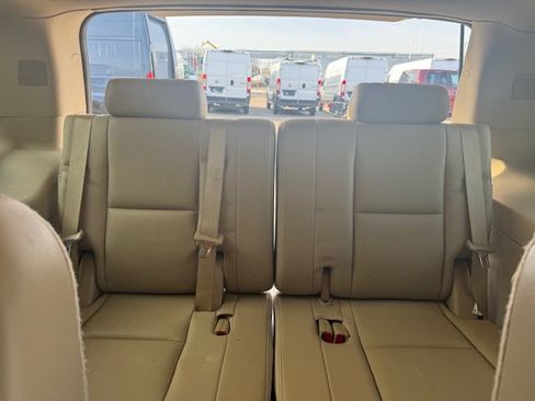 Used 2013 Cadillac Escalade Luxury image 16