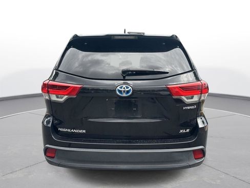 Used 2019 Toyota Highlander XLE AWD/4WD image 7