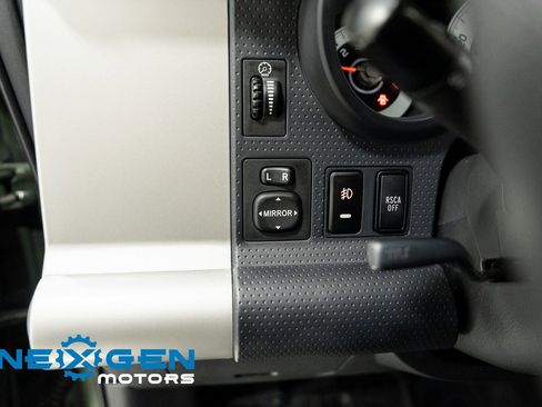 Used 2014 Toyota FJ Cruiser 4WD image 18