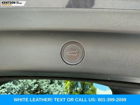 Used 2023 Tesla Model Y Long Range AWD/4WD image 33