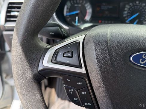 Used 2013 Ford Fusion SE image 19