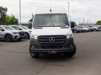 Used 2023 Mercedes-Benz Sprinter 2500 video 2