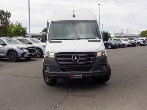 Used 2023 Mercedes-Benz Sprinter 2500 image 2