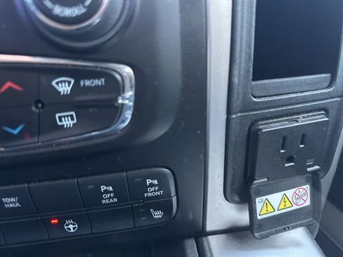 Used 2019 RAM 1500 Big Horn image 17