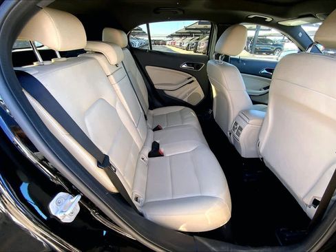 Used 2018 Mercedes-Benz GLA 250 image 19