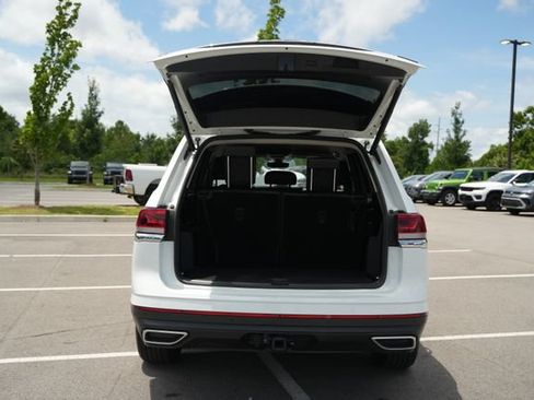 Used 2024 Volkswagen Atlas SE AWD/4WD image 17
