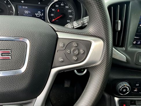 Used 2024 GMC Terrain SLE AWD/4WD image 23