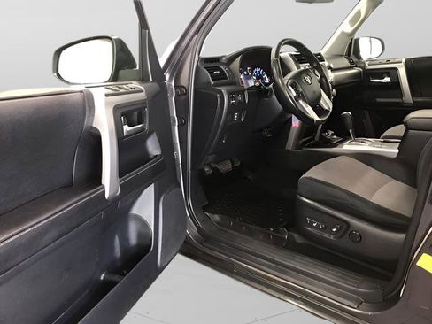 Used 2014 Toyota 4Runner SR5 AWD/4WD image 9