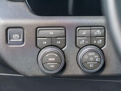 Used 2026 Chevrolet Silverado 2500 LT w/ Trail Boss Package AWD/4WD image 17