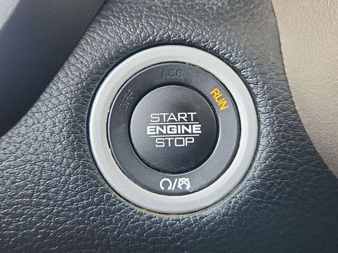 Used 2022 RAM 1500 Laramie AWD/4WD image 21