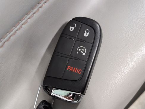 Certified 2022 Jeep Compass Limited image 34