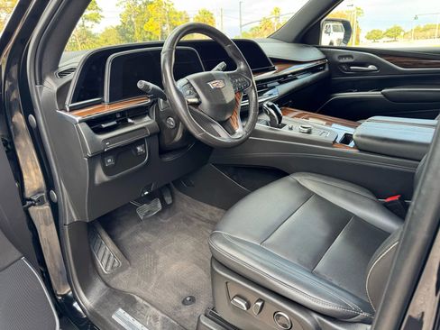 Used 2022 Cadillac Escalade ESV Luxury image 10