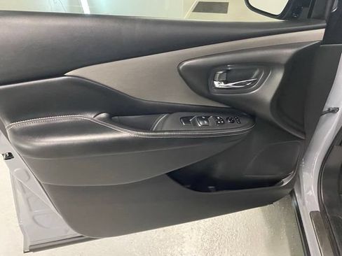 Used 2024 Nissan Murano SV w/ SV Midnight Edition Package FWD image 9