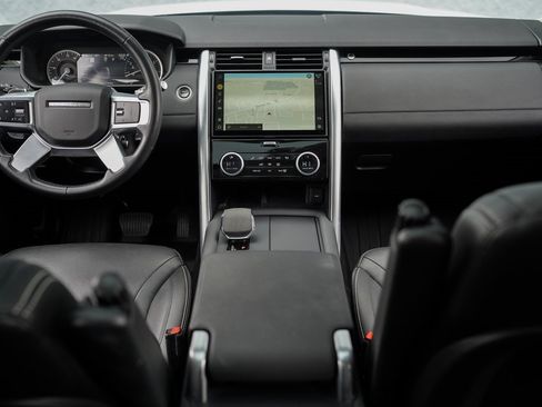 Used 2023 Land Rover Discovery S image 20