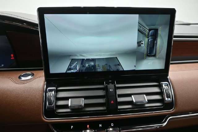 Certified 2023 Lincoln Navigator Reserve AWD/4WD image 17