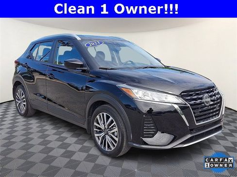 Used 2023 Nissan Kicks SV image 1