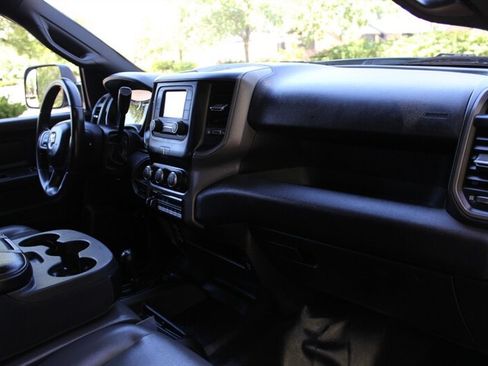Used 2022 RAM 2500 Tradesman w/ Chrome Appearance Group AWD/4WD image 16