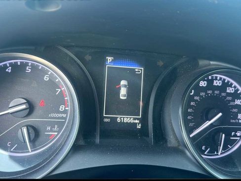 Used 2024 Toyota Corolla Cross SE w/ Moonroof Package image 3