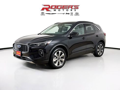 Used 2025 Ford Escape Platinum image 3