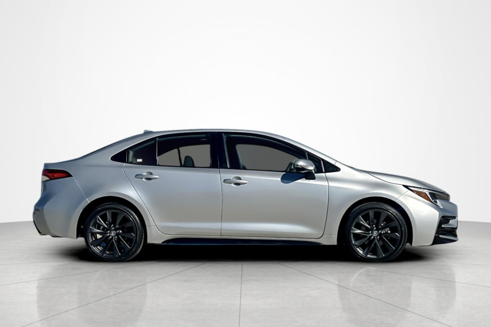 Certified 2024 Toyota Corolla SE w/ SE Premium Package FWD image 6