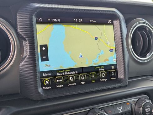 Used 2022 Jeep Wrangler Unlimited Sahara image 24