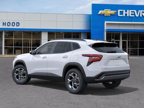 New 2026 Chevrolet Trax LT image 3