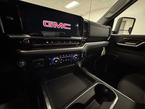 New 2026 GMC Sierra 3500 SLE w/ SLE Convenience Package image 14