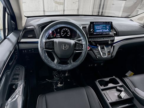 Used 2025 Honda Odyssey Touring image 12