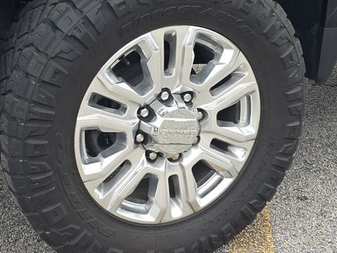 Used 2022 GMC Sierra 2500 Denali w/ Denali Ultimate Package image 12