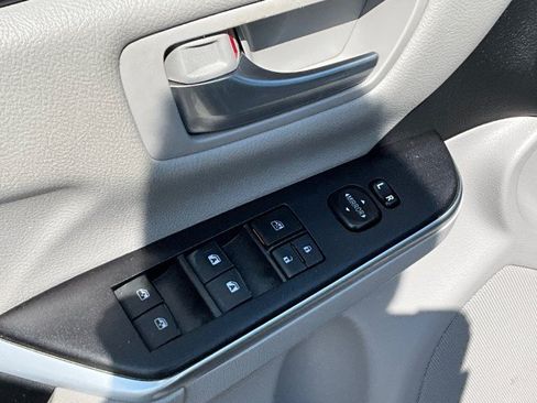 Used 2016 Toyota Camry LE FWD image 21
