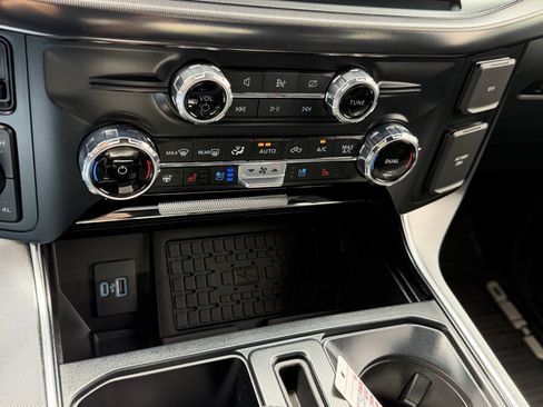 Used 2024 Ford F150 Platinum AWD/4WD image 40
