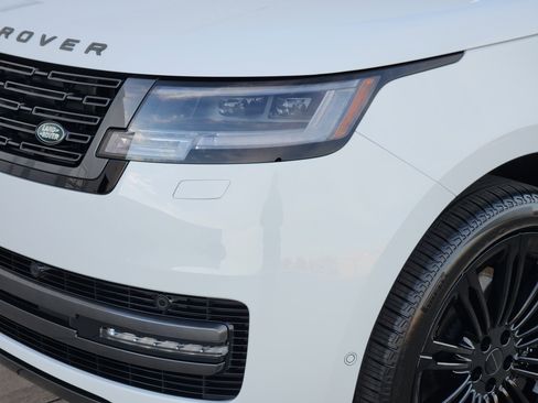 New 2026 Land Rover Range Rover SE image 9