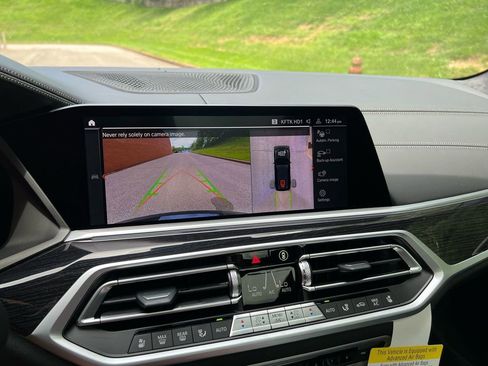 Used 2022 BMW X7 M50i image 41