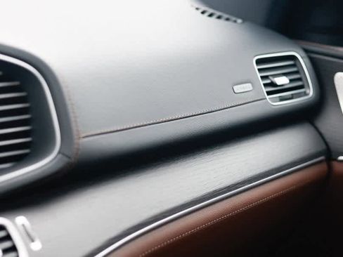 Used 2024 Mercedes-Benz GLE 350 4MATIC w/ Driver Assistance Package image 34