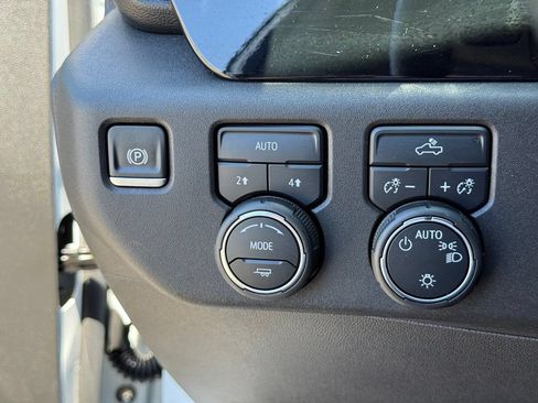 Used 2024 Chevrolet Silverado 1500 LT AWD/4WD image 15