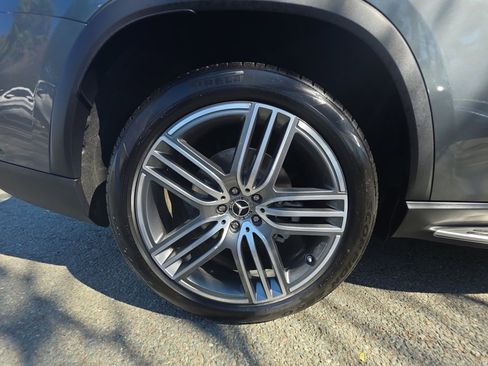 Used 2024 Mercedes-Benz GLS 450 4MATIC image 27