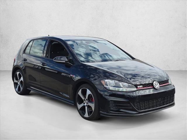 Used 2018 Volkswagen Golf 4-Door FWD image 3