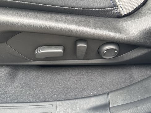 Certified 2025 Subaru Forester Premium image 18