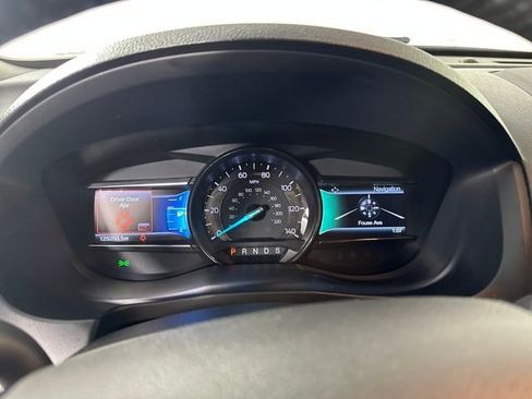 Used 2016 Ford Explorer XLT w/ Equipment Group 202A image 17