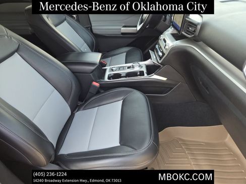 Used 2022 Ford Explorer XLT w/ Equipment Group 202A AWD/4WD image 12
