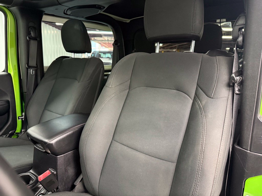 Used 2018 Jeep Wrangler Sport AWD/4WD image 12