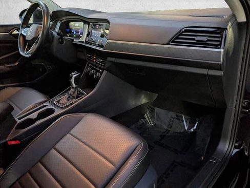 Used 2024 Volkswagen Jetta SE image 19