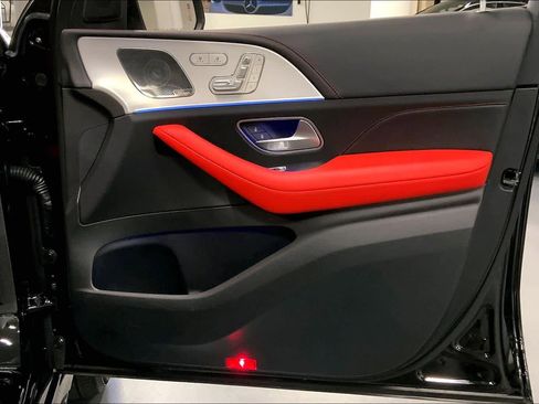 Used 2025 Mercedes-Benz GLE 53 AMG 4MATIC Coupe image 21