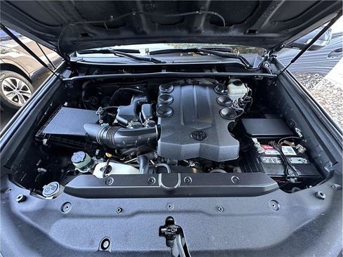 Used 2012 Toyota 4Runner SR5 AWD/4WD image 28
