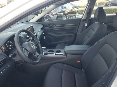 Used 2025 Nissan Altima 2.5 S image 15