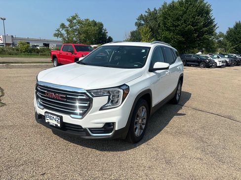 Used 2024 GMC Terrain SLT AWD/4WD image 1