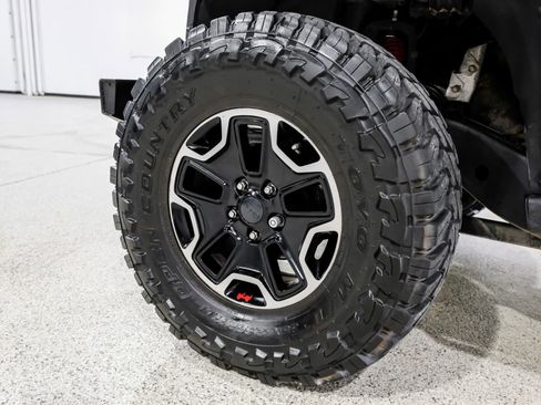 Used 2014 Jeep Wrangler Unlimited Rubicon image 58