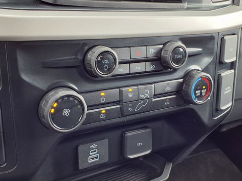 Used 2025 Ford F250 XLT image 11