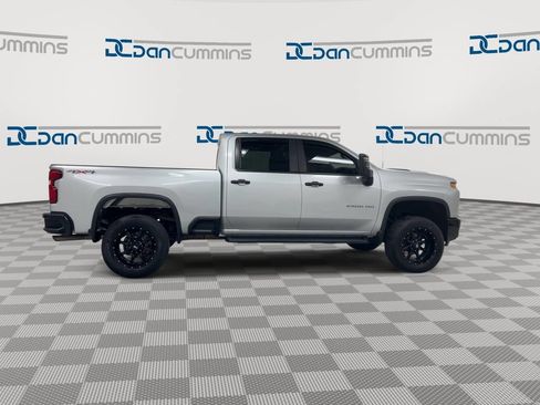 Used 2023 Chevrolet Silverado 2500 Custom w/ Custom Convenience Package AWD/4WD image 9